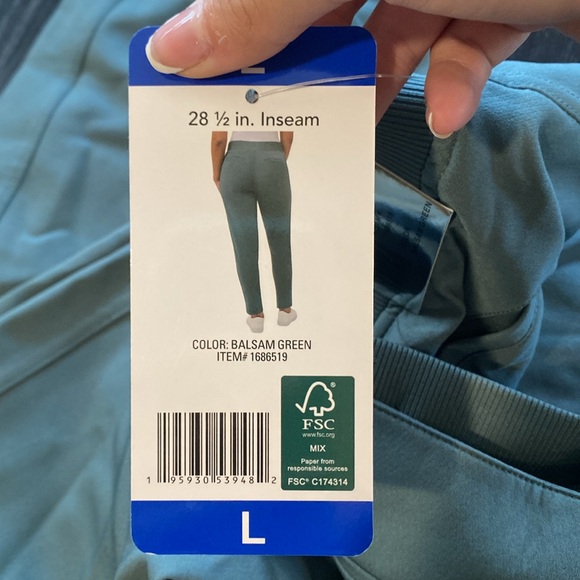 Green pants - Picture 3 of 3